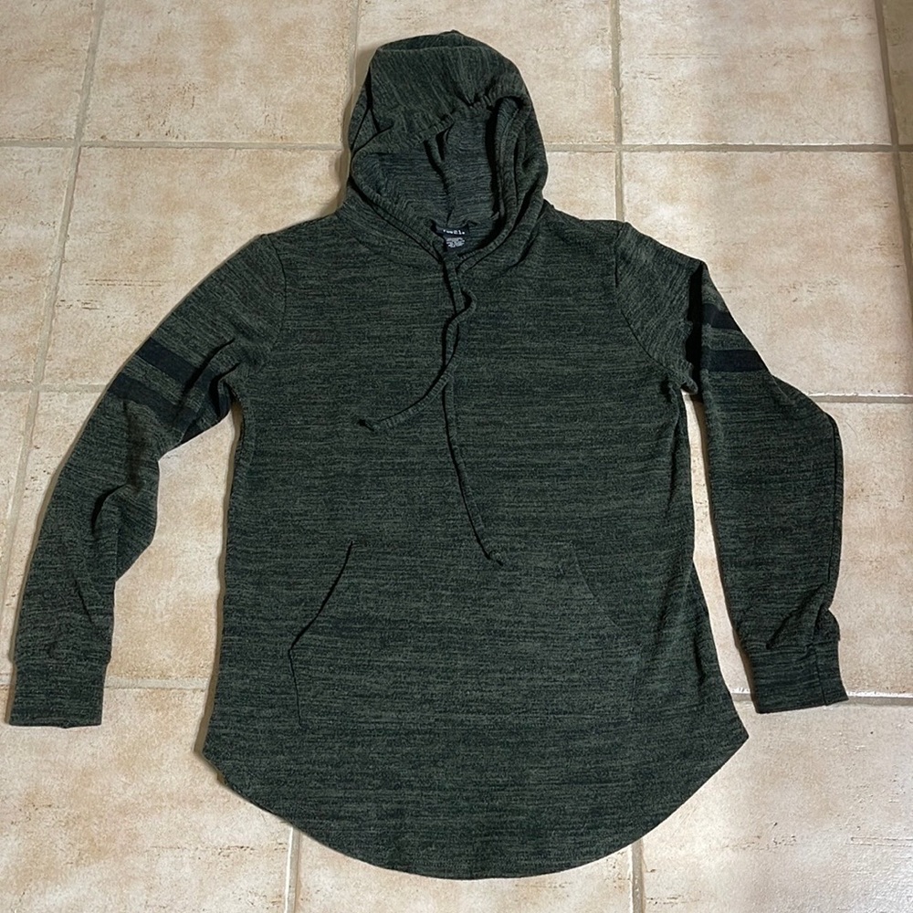 Rue Hoodie - Size M - Very soft